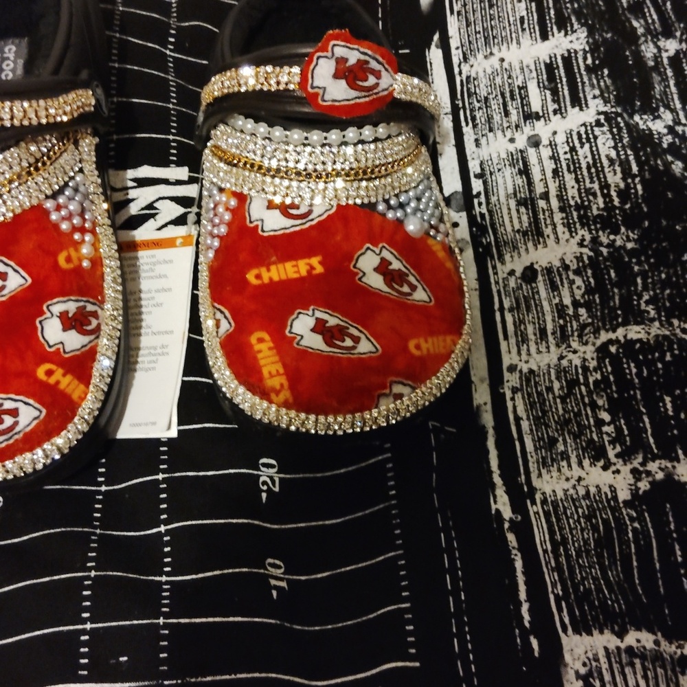 Custom Chiefs Crocs - Picture 3 of 5